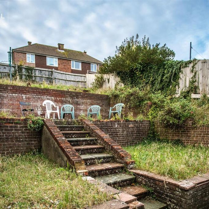 7 bedroom semi-detached house to rent - Photo 1