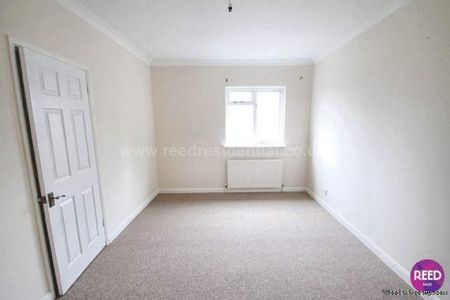 2 bedroom property to rent in Westcliff On Sea - Photo 4