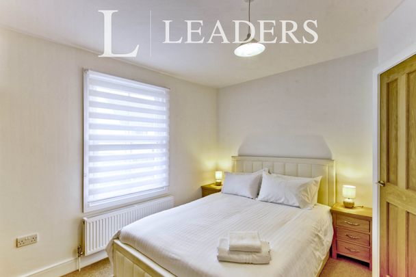 1 bedroom property to rent Queen Street, Warley, Brentwood, Essex, CM14 - Photo 1