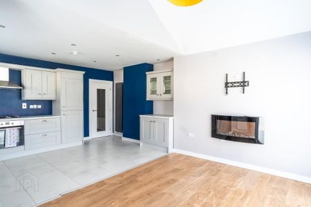 87 Lake Street, Lurgan, BT67 9DX - Photo 2