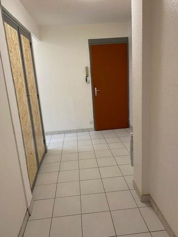 Location Appartement 2 pièces 50m² LE POUZIN 07250 - Photo 2