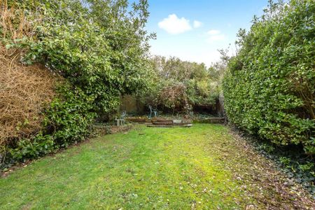 4 bedroom semi-detached house to rent - Photo 3