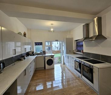 1 bedroom in a house share to rent - Photo 3