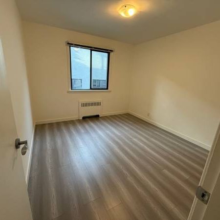 RENOVATED 1 BED/1 BATH APT AT W 13TH & GRANVILLE - Photo 4