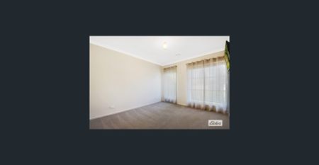 4 Bedroom Home Close to Shopping and Schools - Photo 4