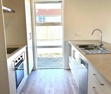 MASTERTON - 2 BEDROOMS - Photo 2