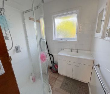 A renovated home close in a prime location - Photo 4