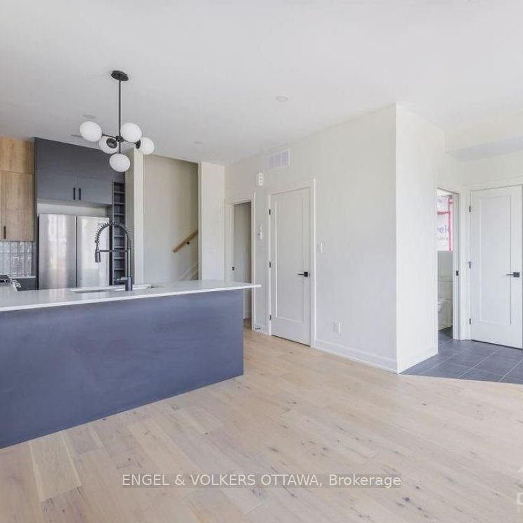 For Lease - 136 Carillon Street Unit# A, Vanier and Kingsview Park, Ontario - Photo 1