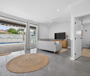 62 Sizer Street – A Newly Renovated, Family-Ready Haven - Photo 1