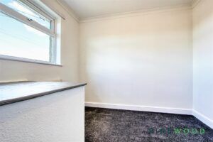 3 BEDROOM House - Semi-Detached - Photo 5