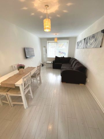 1 Bed Flat, London, E16 - Photo 4