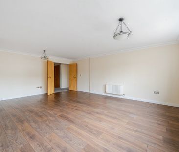 High Street, Berkhamsted - Photo 1