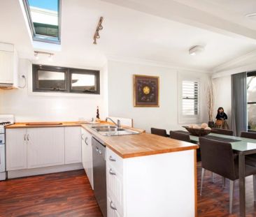 Stylish Two Bedroom in the Heart of Erskineville - Photo 6