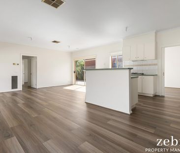 Spacious & Light-Filled Living in the Heart of Taylors Hill - Photo 4