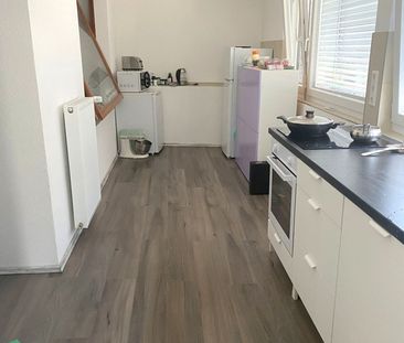 Sanierte 3,5 Zi. WHG direkt in der Hauptstraße mit Stellplatz im Innenhof! - Photo 6