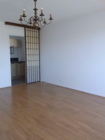 Location Appartement 3 pièces 66m² MARMANDE 47200 - Photo 2