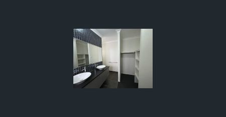 Stunning Family Home in Mount Low - AVAILABLE NOW - Photo 5