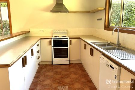 Coastal living just 450mt from Werri Beach. - Photo 5