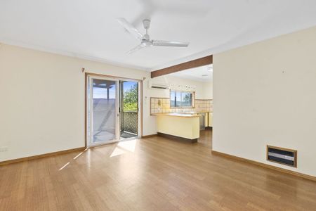 Spacious Family Home with Beautiful Outlook - Photo 4