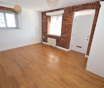 1 bedroom Flat To Let - Photo 1