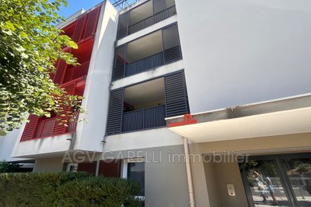 Location Appartement 2 pièces 39m² HYERES 83400 - Photo 3