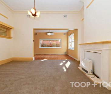 Charming 2 Bedroom Cottage - Photo 2