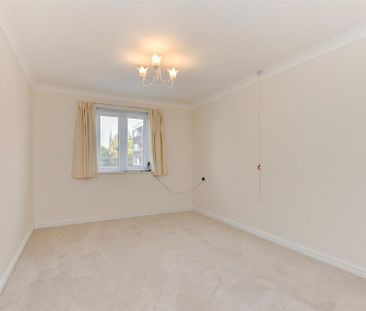 2 bedroom retirement property to rent - Photo 6