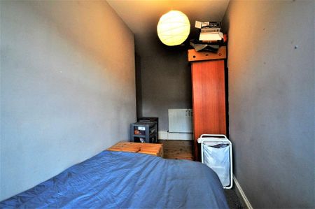 4 bedroom flat to rent - Photo 3