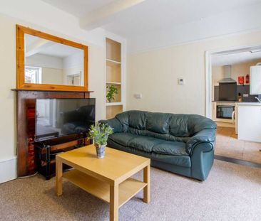 Room 1 - Photo 1