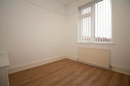 3 Bedroom House - Semi-Detached - Photo 5