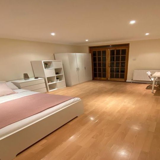 1beds Room Only - Photo 1