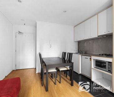 Furnished 2-bedroom apartment in CBD! - Photo 5