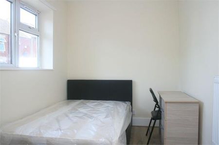 To Let - Photo 3