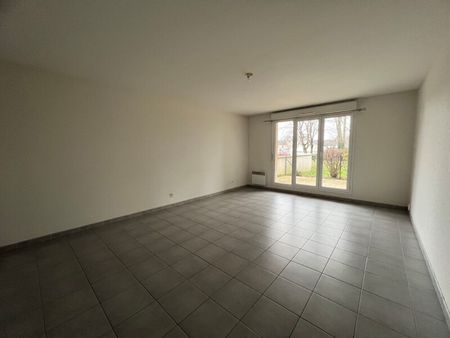 Location Appartement 3 pièces 66m² ST JEAN DE LA RUELLE 45140 - Photo 2