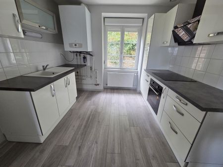 Location Appartement 4 pièces 67m² LE CREUSOT 71200 - Photo 4