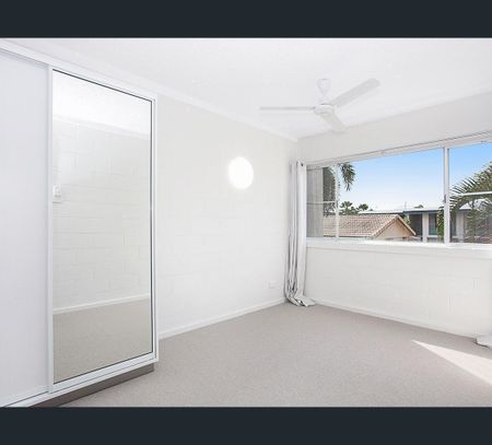 3/5 Rose Street, North Ward, Qld 4810 - Photo 2