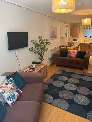 3 Bed Flat, Fleet Street, BN1 - Photo 1
