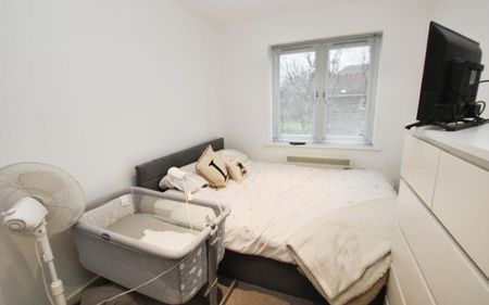 If you are looking for a two bedroom flat to rent in Downend, with allocated parking and a balcony, then this could be the property for you. Please contact us for more information…. - Photo 3