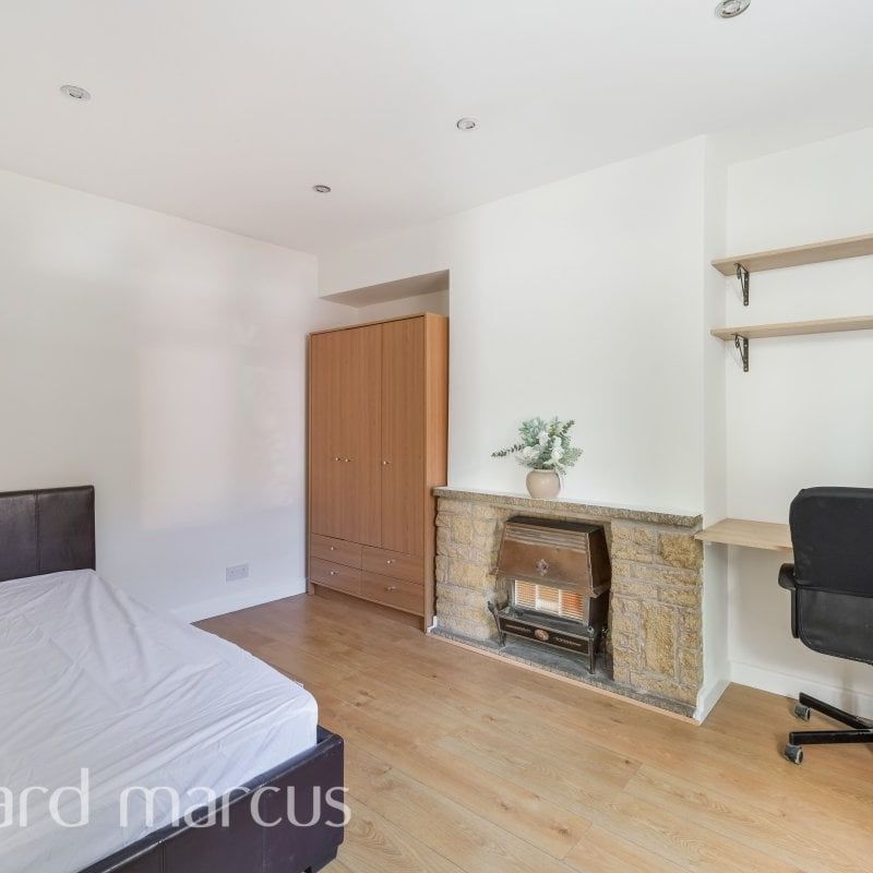 Kingston Road - Photo 1