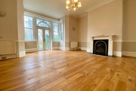 Botham Hall Road, Huddersfield - Photo 3