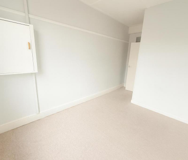 2 bedroom flat to rent - Photo 6 | Rentumo