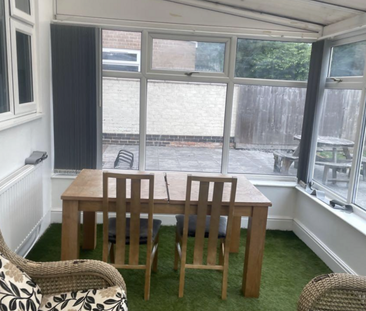 6 bedroom house to rent - Photo 2