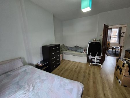 2 bedroom flat to rent - Photo 4