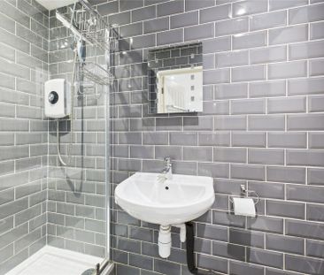 Owlsmoor Road, Sandhurst Owlsmoor Road, Sandhurst - Photo 1