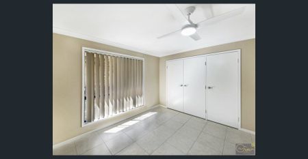 LOCATION!! LOCATION!! LOCATION!! - Photo 3