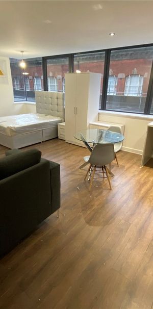 Studio To Rent - Photo 1