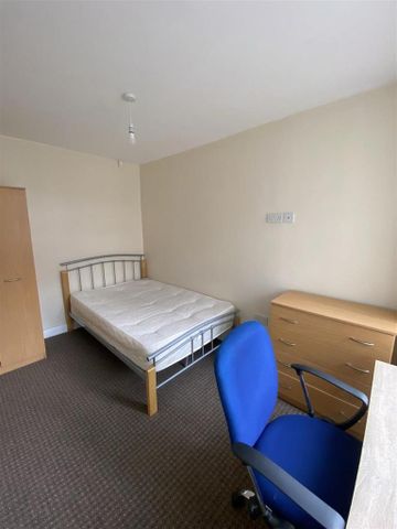 6 bedroom house to rent - Photo 4