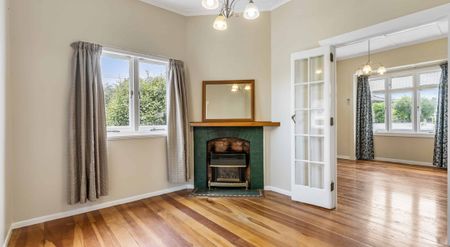 Iconic on Armadale - Character DGZ Bungalow on Corner Section - Photo 4