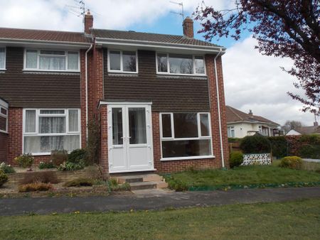 3 bedroom end of terrace house to rent - Photo 5