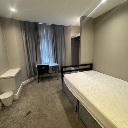 Cameron Street, L7 - Photo 1